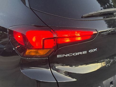 Used 2023 Buick Encore GX Select w/ Sport Touring Package image 17