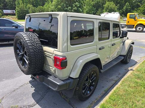 Used 2022 Jeep Wrangler Unlimited Sahara AWD/4WD image 2