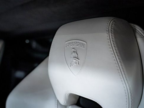 Used 2016 Lamborghini Huracan LP 610-4 image 5