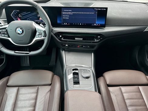 Used 2025 BMW 330i Sedan w/ Premium Package image 17