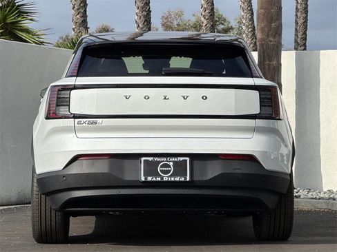 New 2025 Volvo EX30 Plus w/ Climate Package image 4
