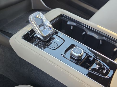 New 2026 Volvo XC90 B6 Plus image 22