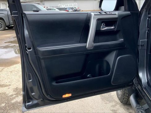 Used 2020 Toyota 4Runner SR5 Premium w/ Moonroof Package image 22