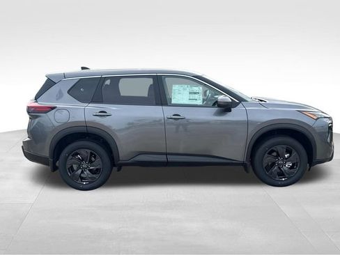 New 2026 Nissan Rogue SV FWD image 9