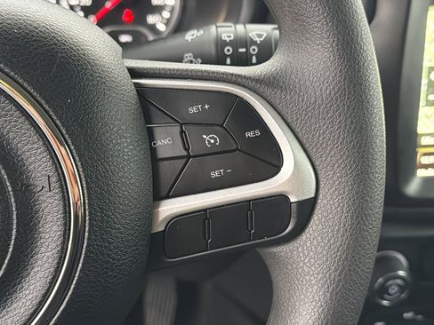 Used 2023 Jeep Renegade Latitude image 26