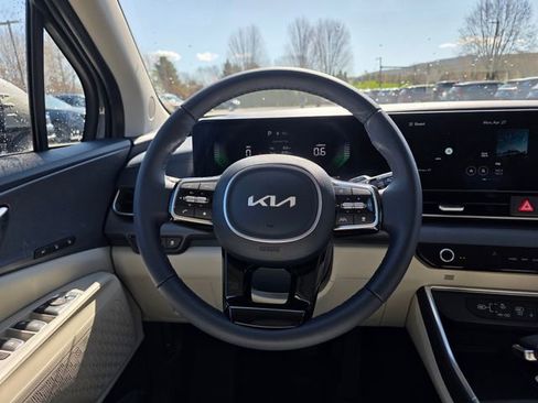 New 2026 Kia Carnival EX FWD image 26