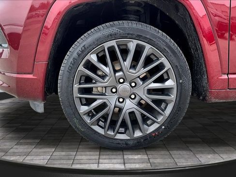 Used 2022 Jeep Compass High Altitude AWD/4WD image 34