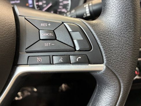 Used 2024 Nissan Altima 2.5 SV FWD image 21
