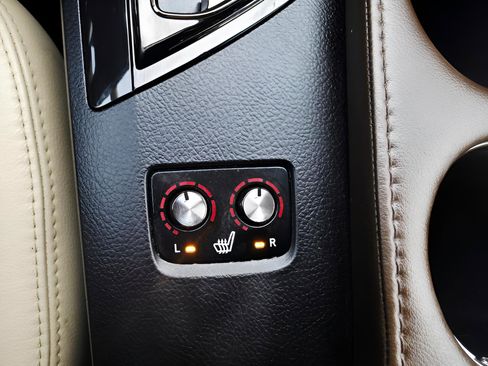 Used 2013 Toyota Avalon XLE image 35