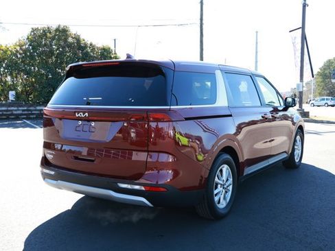 Used 2024 Kia Carnival LX image 6