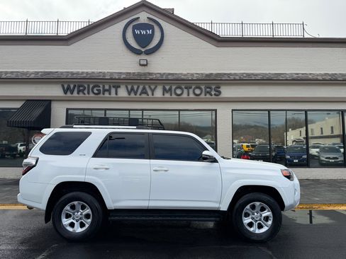Used 2019 Toyota 4Runner SR5 Premium image 2