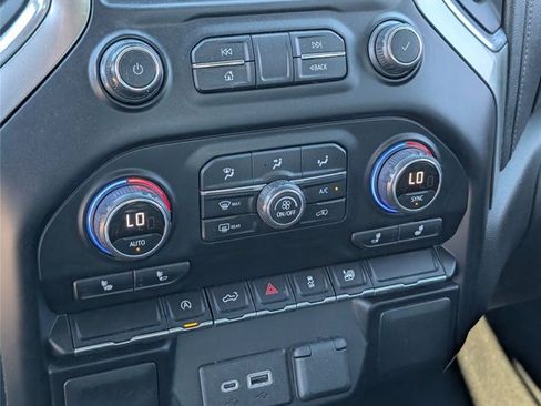 Used 2021 Chevrolet Silverado 1500 LT AWD/4WD image 38