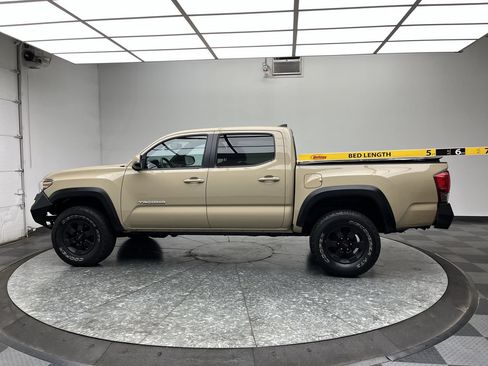 Used 2016 Toyota Tacoma TRD Off-Road w/ Towing Package AWD/4WD image 7