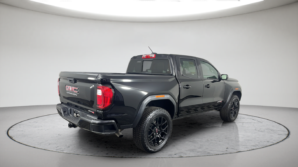 Used 2025 GMC Canyon AT4 AWD/4WD image 7