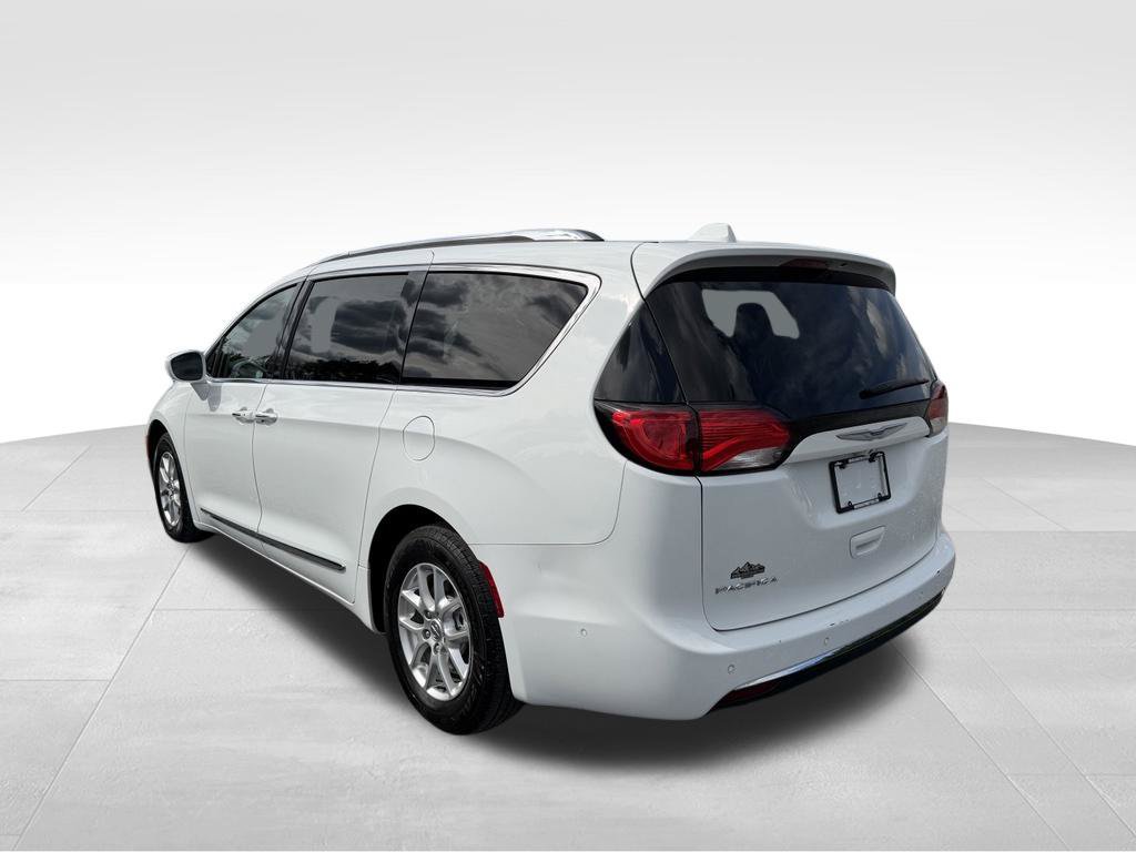Used 2020 Chrysler Pacifica Touring-L w/ Advanced Safetytec Group FWD image 15