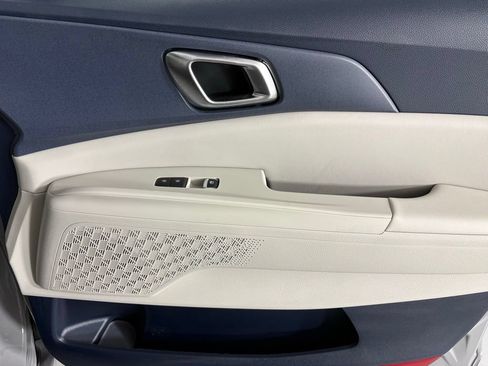 New 2026 Kia Carnival EX FWD image 12