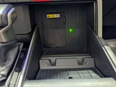 Used 2023 Toyota Tundra Limited image 28