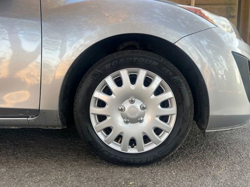 Used 2011 MAZDA MAZDA3 i Sport image 33