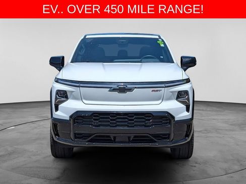 Used 2025 Chevrolet Silverado EV RST AWD/4WD image 2