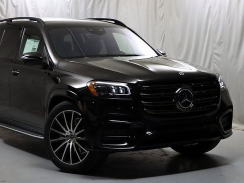 New 2026 Mercedes-Benz GLS 580 4MATIC image 2