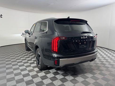 Used 2025 Kia Telluride S image 11