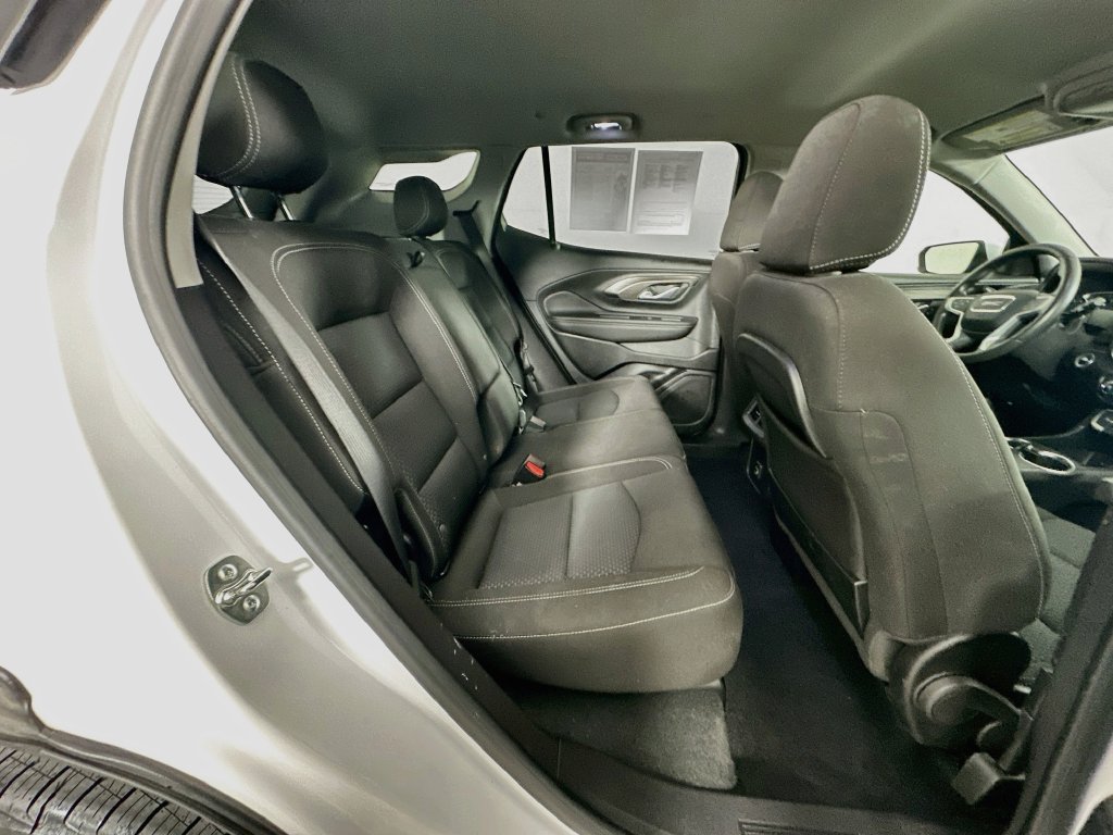 Used 2024 GMC Terrain SLE FWD image 33