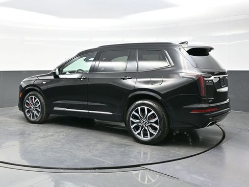 Certified 2025 Cadillac XT6 Sport w/ Platinum Package AWD/4WD image 4