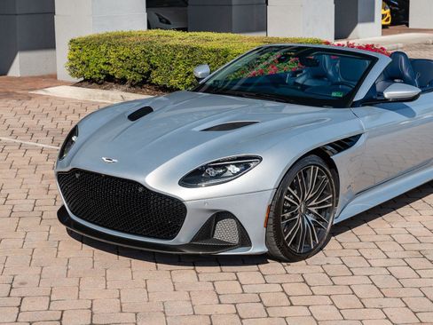 Used 2020 Aston Martin DBS Superleggera Volante RWD image 45