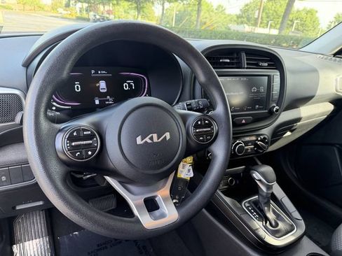 Certified 2024 Kia Soul LX w/ Option Group 015 FWD image 17