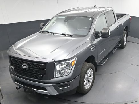 Used 2023 Nissan Titan SV w/ SV Convenience Package image 31