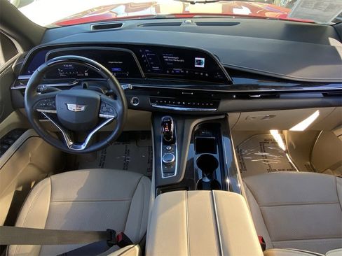Used 2024 Cadillac Escalade Premium Luxury w/ Performance Package image 16