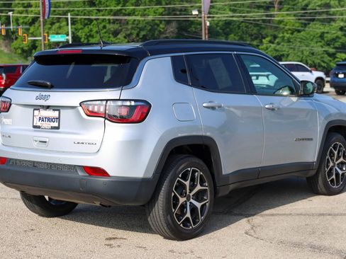 Used 2025 Jeep Compass Limited AWD/4WD image 8