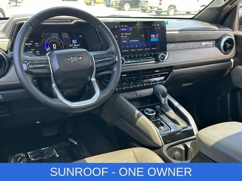Used 2025 Chevrolet Colorado ZR2 w/ Technology Package AWD/4WD image 2