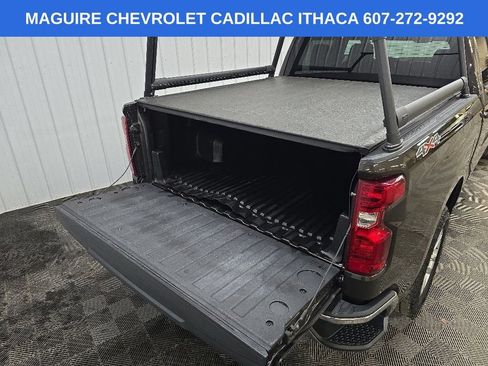 Used 2021 Chevrolet Silverado 1500 LT AWD/4WD image 11