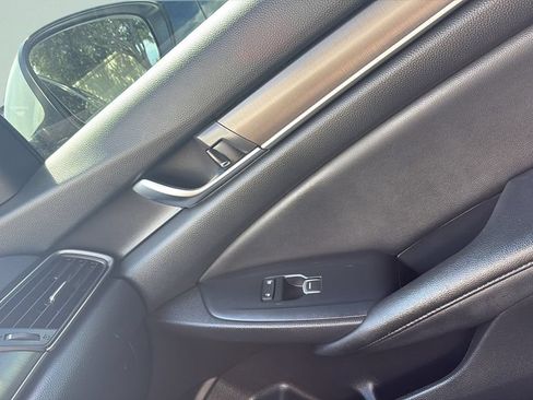 Used 2019 Honda Accord LX image 13