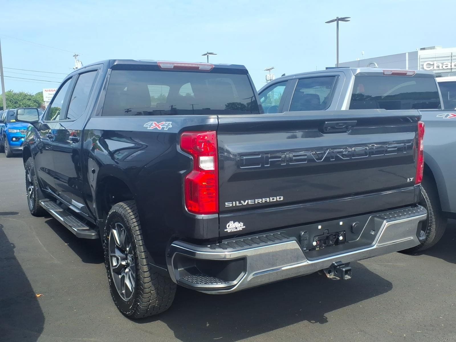 Used 2023 Chevrolet Silverado 1500 LT AWD/4WD image 5