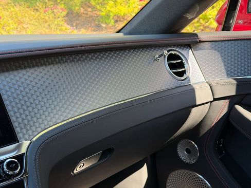 Used 2024 Bentley Continental GT V8 image 29