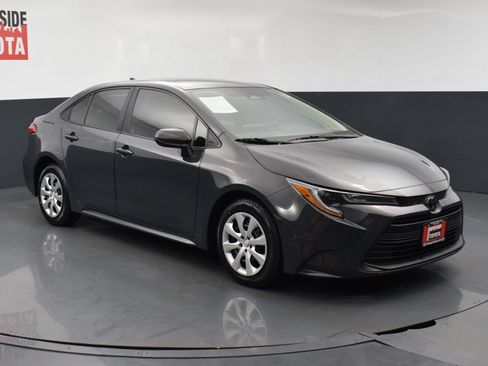 Used 2023 Toyota Corolla LE FWD image 6