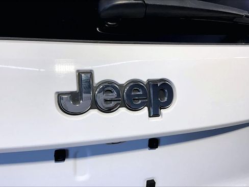 Used 2019 Jeep Grand Cherokee Limited w/ Luxury Group II AWD/4WD image 33