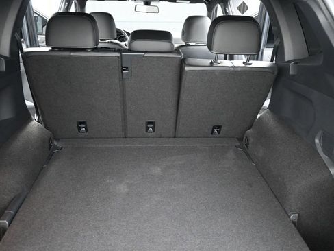 Used 2021 Volkswagen Tiguan SE R-Line image 12