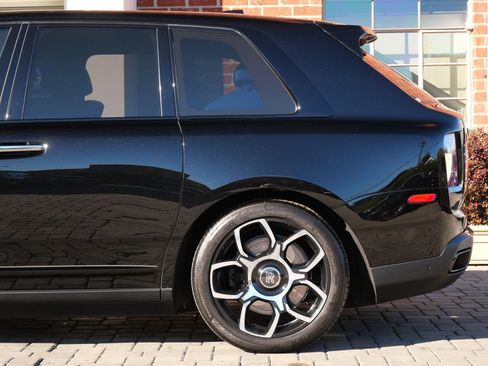 Used 2024 Rolls-Royce Cullinan Black Badge image 24