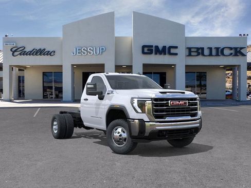 New 2026 GMC Sierra 3500 Pro image 1