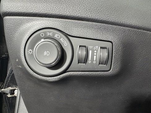 Used 2020 Jeep Compass Latitude image 16