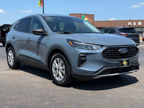 Used 2023 Ford Escape Active FWD image 2
