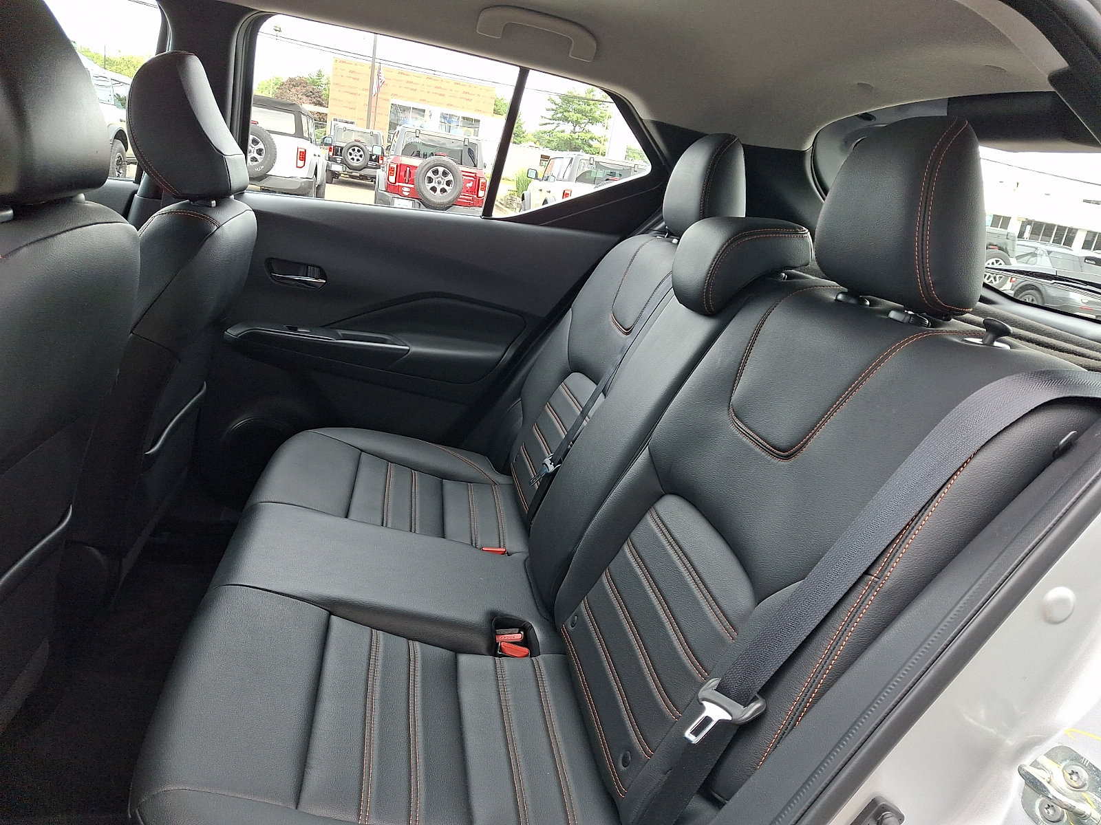 Used 2019 Nissan Kicks SR w/ SR Premium Package FWD image 11