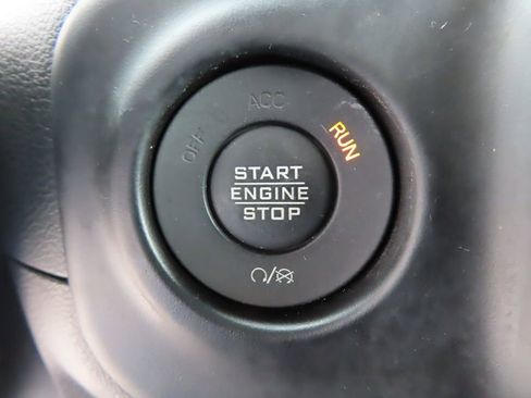 Certified 2020 Jeep Wrangler Unlimited Sahara AWD/4WD image 10