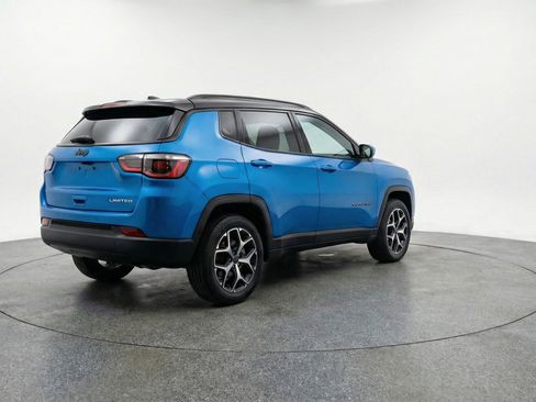 Used 2025 Jeep Compass Limited AWD/4WD image 9