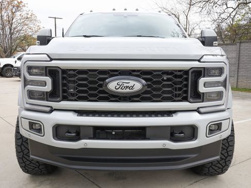 Used 2025 Ford F450 Platinum w/ Platinum Plus Package image 3