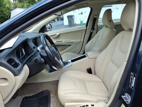 Used 2015 Volvo V60 T5 Platinum AWD/4WD image 2