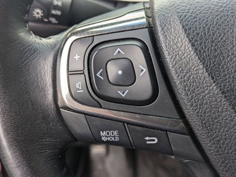 Used 2013 Toyota Avalon XLE image 25